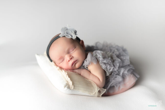 Fotografía de recién nacido en Valladolid Reportajes de Fotografía de recien nacido en valladolid newborn